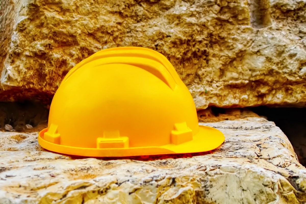 yellow hard hat