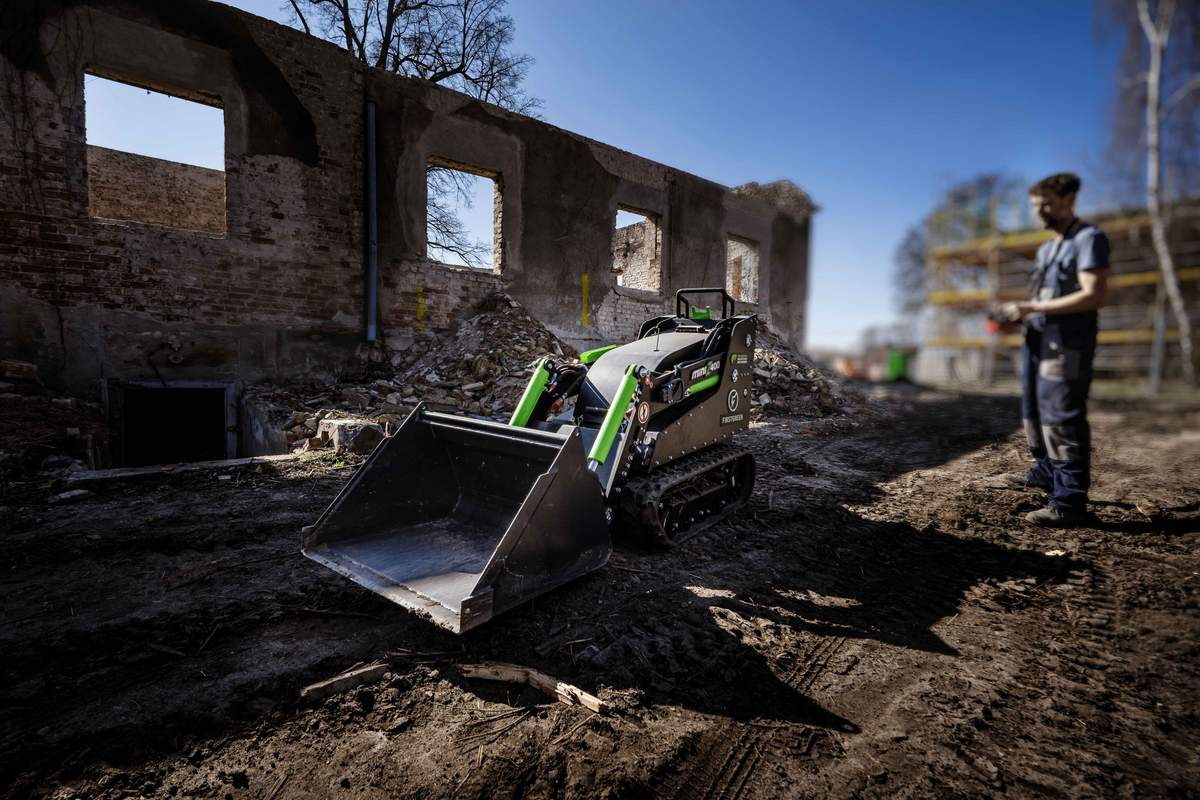 Brokk FIRSTGREEN MiniZ electric mini skid steer